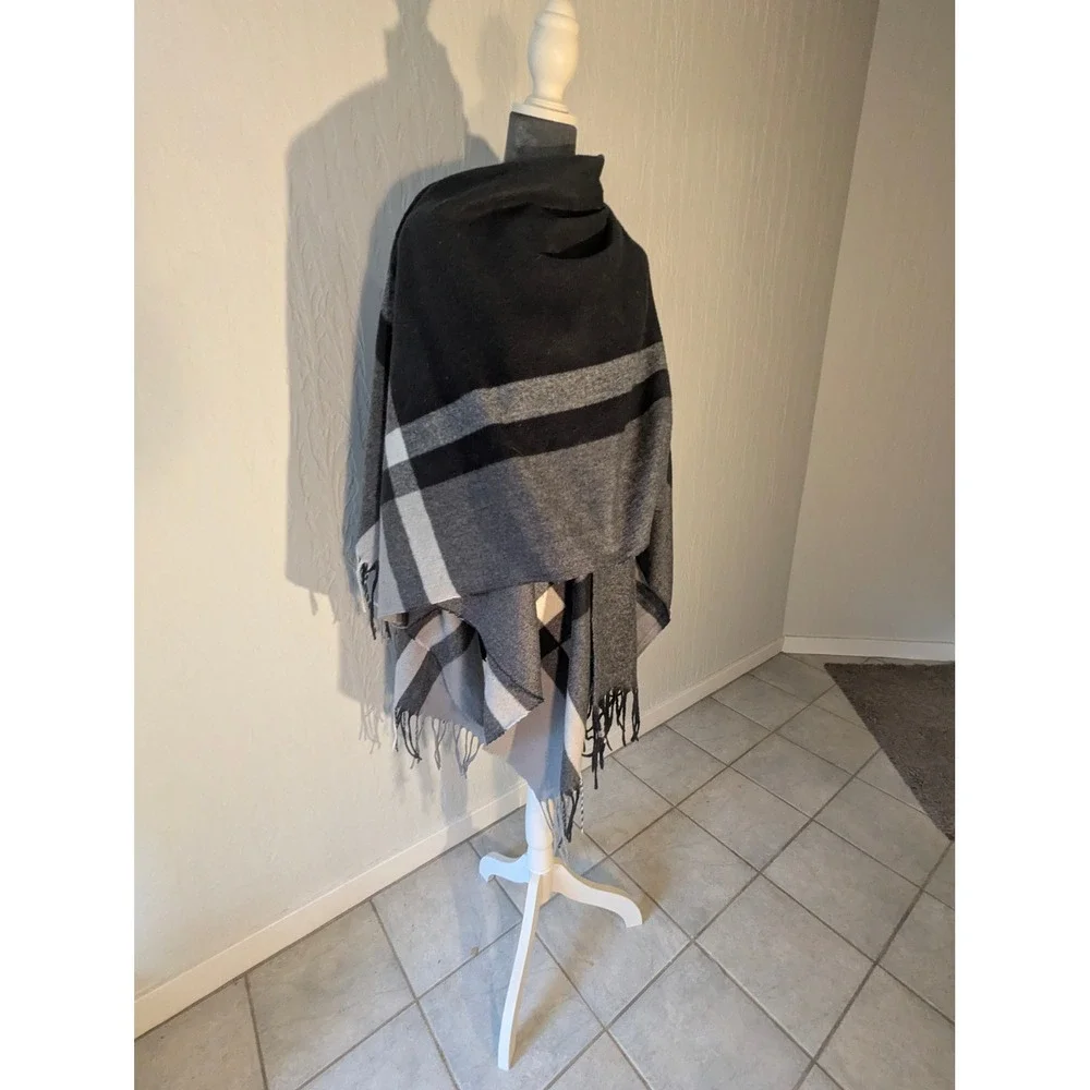 Unbranded Black Grey Color Block Open Poncho Wrap Fringed Oversized Shawl OS